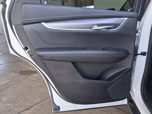 Used 2022 Cadillac XT5 Luxury w/ LPO, Premium Carpet Package FWD image 20