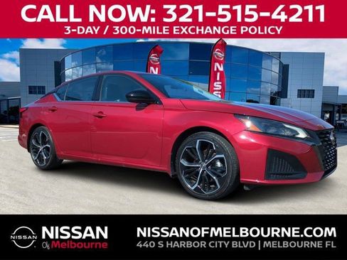 Certified 2023 Nissan Altima 2.5 SR w/ SR Premium Package FWD image 1