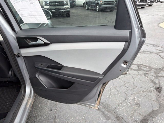 Used 2022 Volkswagen Taos SE FWD image 28