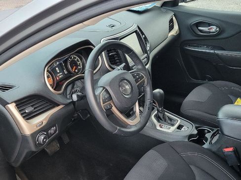 Used 2015 Jeep Cherokee Latitude image 5