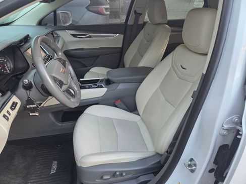 Used 2020 Cadillac XT5 Premium Luxury FWD image 11