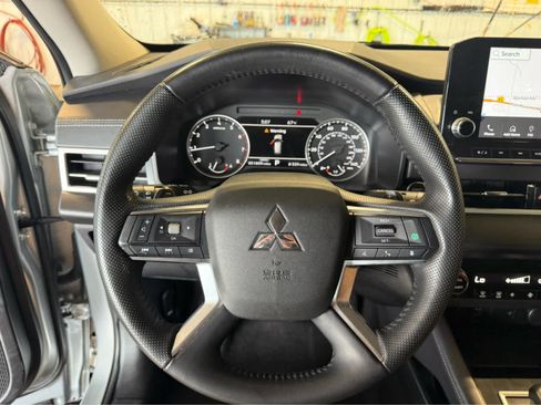 Used 2024 Mitsubishi Outlander SE AWD/4WD image 9