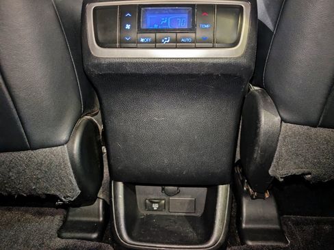 Used 2015 Toyota Highlander XLE image 44