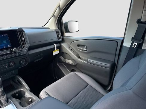 Used 2025 Nissan Frontier S AWD/4WD image 21