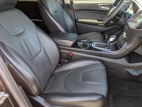 Used 2018 Ford Edge Titanium FWD image 20