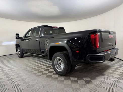 Used 2022 GMC Sierra 3500 Denali w/ Denali Ultimate Package AWD/4WD image 8