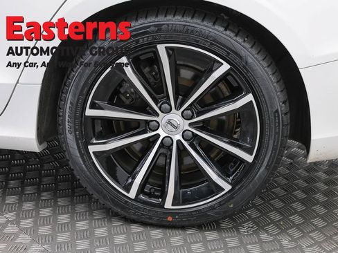 Used 2023 Volvo S60 T8 Plus AWD/4WD image 33