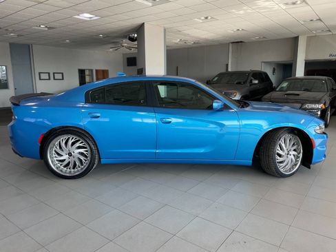 Used 2015 Dodge Charger R/T w/ Plus Group image 8