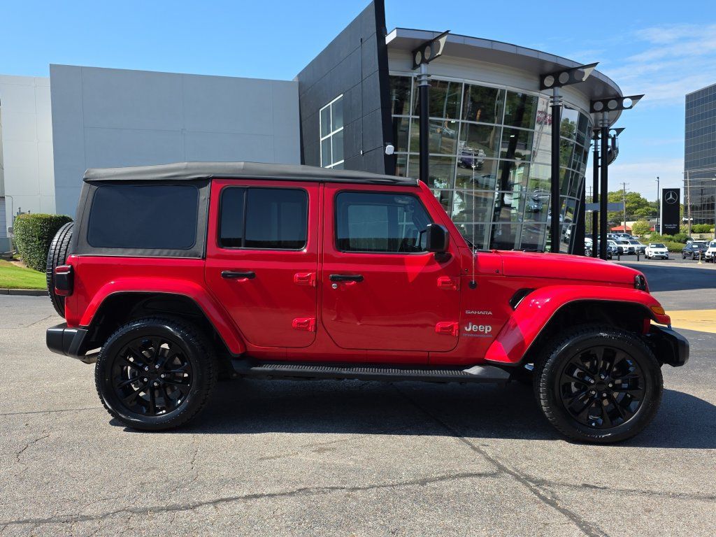 Used 2023 Jeep Wrangler Unlimited Sahara AWD/4WD image 6