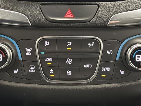 Used 2019 Chevrolet Equinox LT AWD/4WD image 17