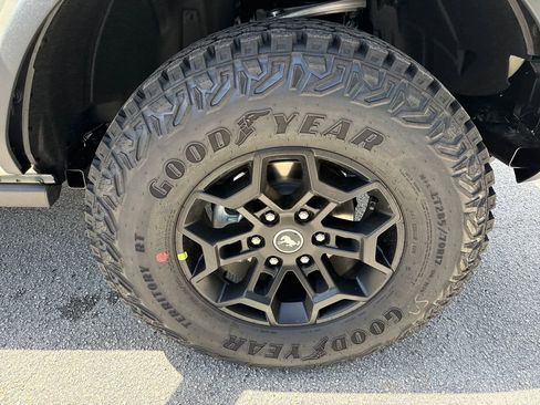 New 2026 Ford Bronco Badlands AWD/4WD image 11