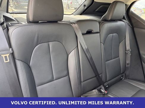 Certified 2025 Volvo XC40 B5 Plus AWD/4WD image 34