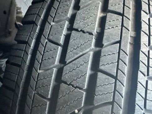 Used 2018 Toyota 4Runner SR5 AWD/4WD image 8