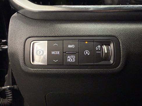 Used 2025 GMC Terrain Elevation AWD/4WD image 15