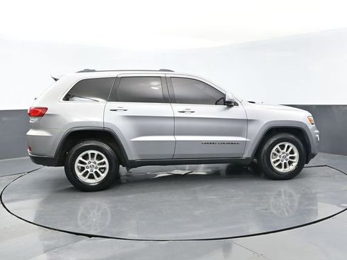 Used 2020 Jeep Grand Cherokee Laredo image 6