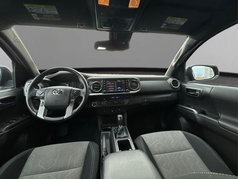 Used 2022 Toyota Tacoma TRD Off-Road image 29