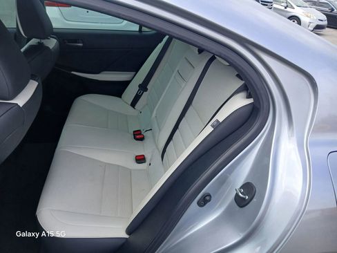 Used 2021 Lexus IS 350 F Sport RWD image 13