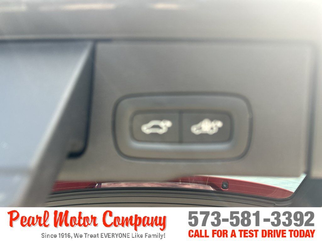 Used 2021 Volvo XC60 T5 R-Design AWD/4WD image 22
