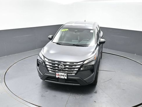 Used 2024 Nissan Rogue S FWD image 41