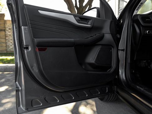 Used 2022 Ford Escape SE w/ Convenience Package image 55