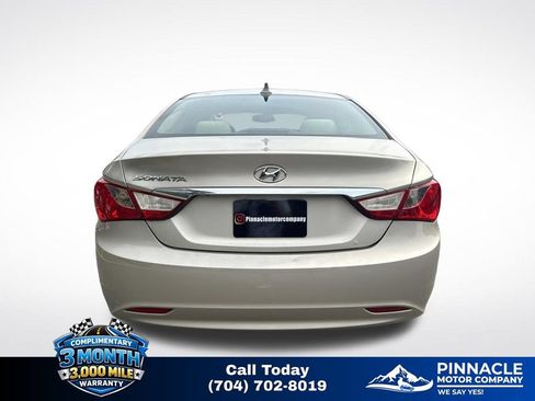 Used 2011 Hyundai Sonata GLS FWD image 5