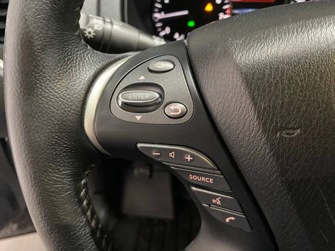 Certified 2018 Nissan Pathfinder SV image 14