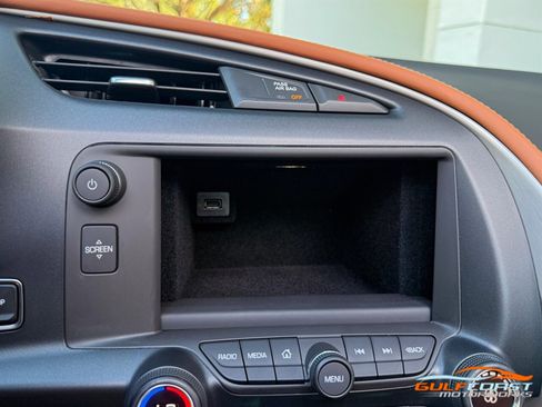 Used 2015 Chevrolet Corvette Z06 w/ 3LZ Preferred Equipment Group image 17