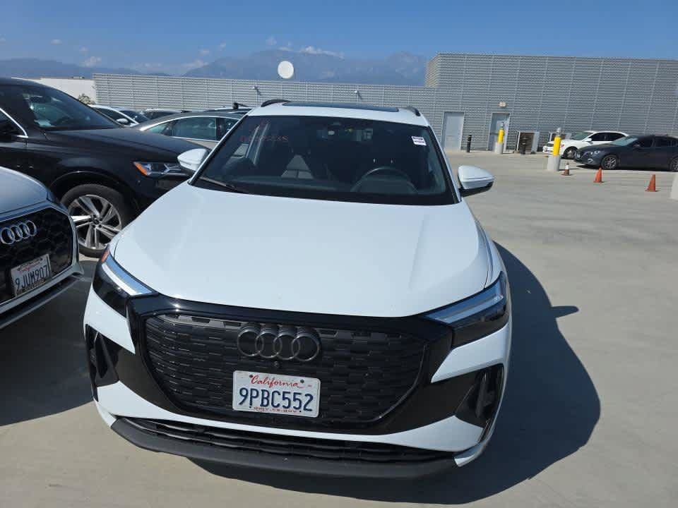 Used 2024 Audi Q4 e-tron Premium Plus w/ Premium Plus AWD/4WD image 3