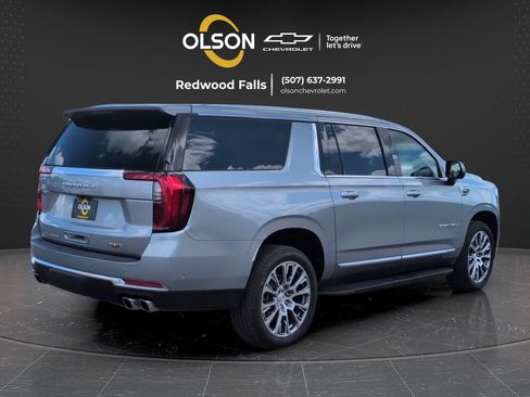 Used 2025 GMC Yukon XL Denali AWD/4WD image 5
