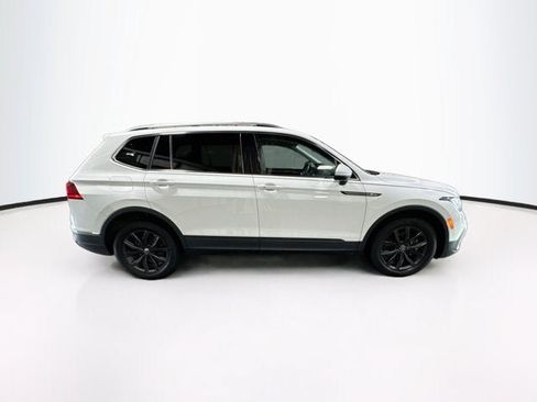 Used 2022 Volkswagen Tiguan SE AWD/4WD image 4