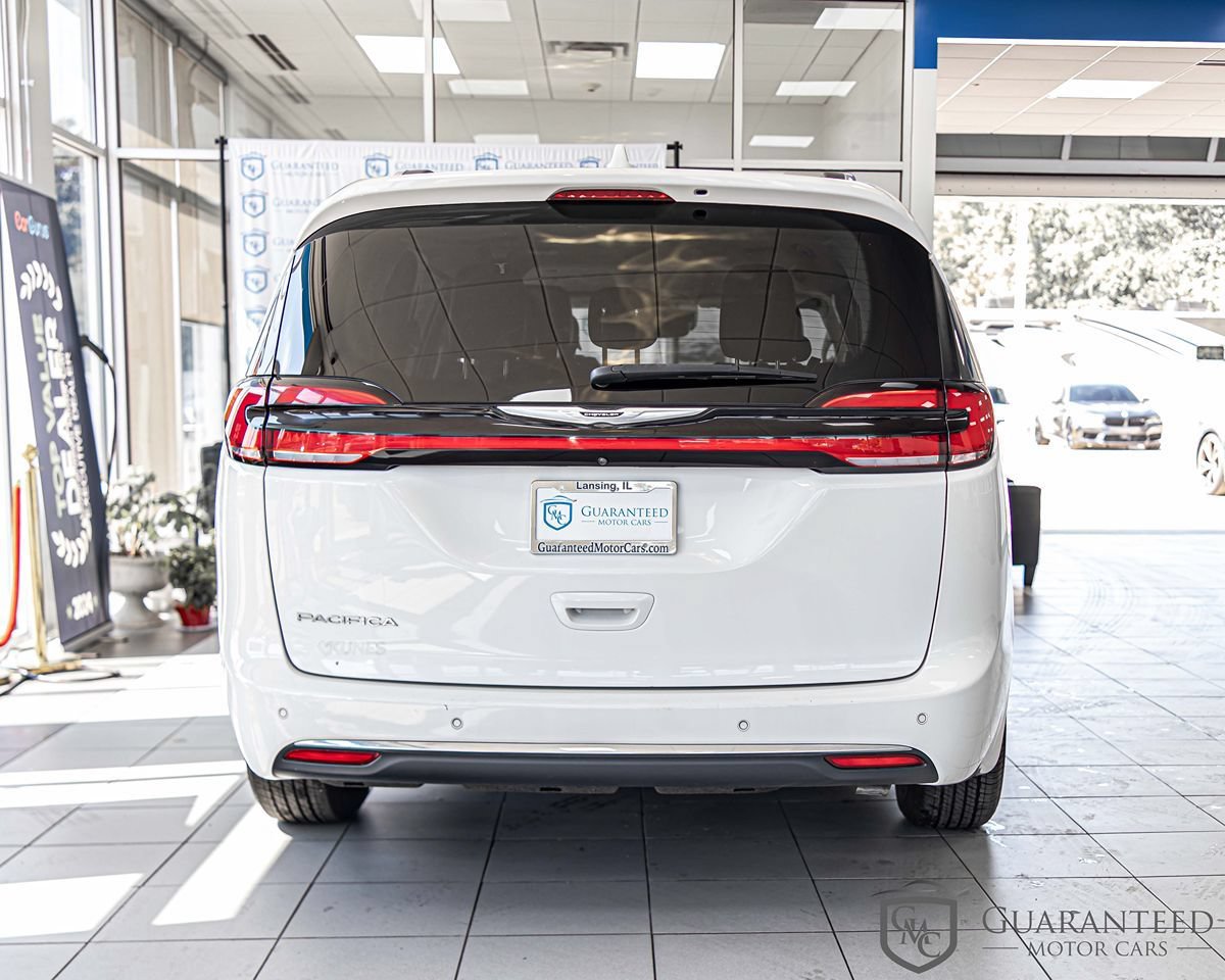 Used 2021 Chrysler Pacifica Touring-L FWD image 14