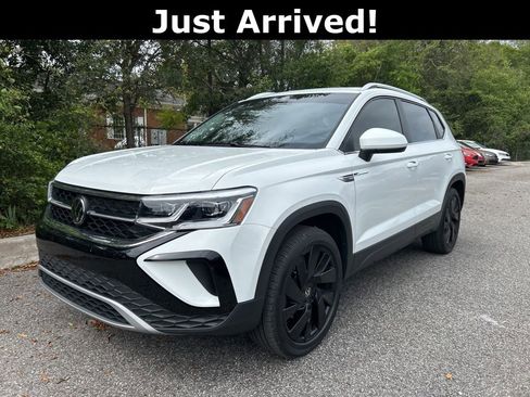 Used 2024 Volkswagen Taos SEL image 4