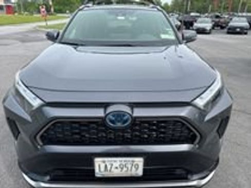 Used 2023 Toyota RAV4 SE w/ Weather & Moonroof Package AWD/4WD image 3