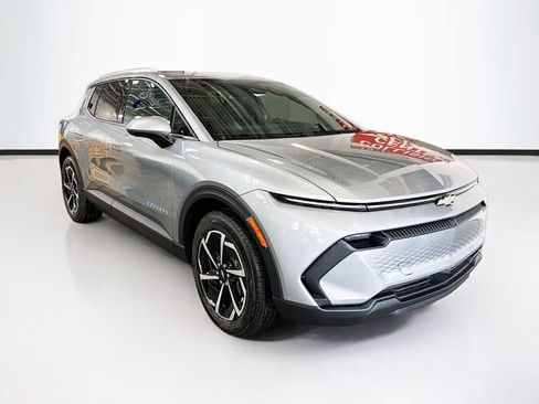 New 2026 Chevrolet Equinox EV LT image 3