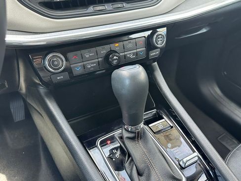 Used 2022 Jeep Compass Limited AWD/4WD image 12