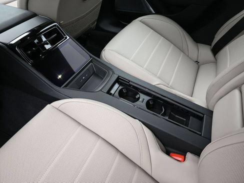 Certified 2025 Porsche Panamera image 20