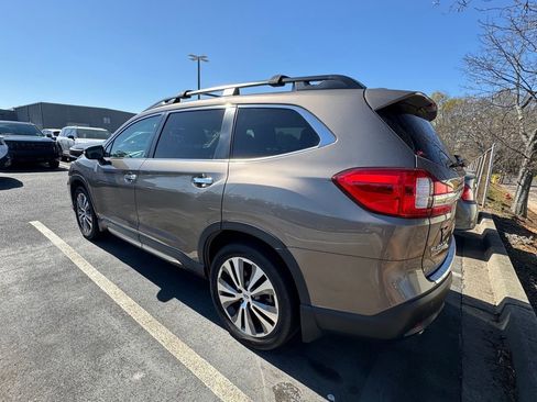 Used 2022 Subaru Ascent Touring w/ Popular Package #2A image 8