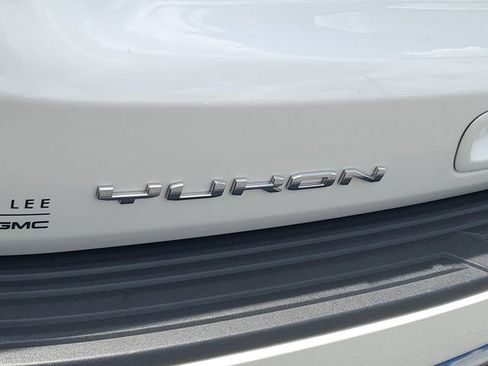 Used 2025 GMC Yukon XL Denali Ultimate AWD/4WD image 29