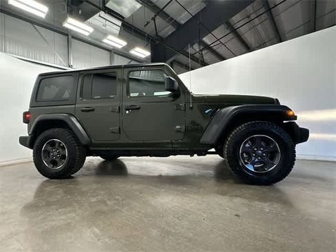 Used 2022 Jeep Wrangler Unlimited Sport image 3