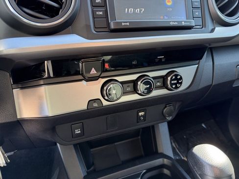 Used 2017 Toyota Tacoma SR5 image 15