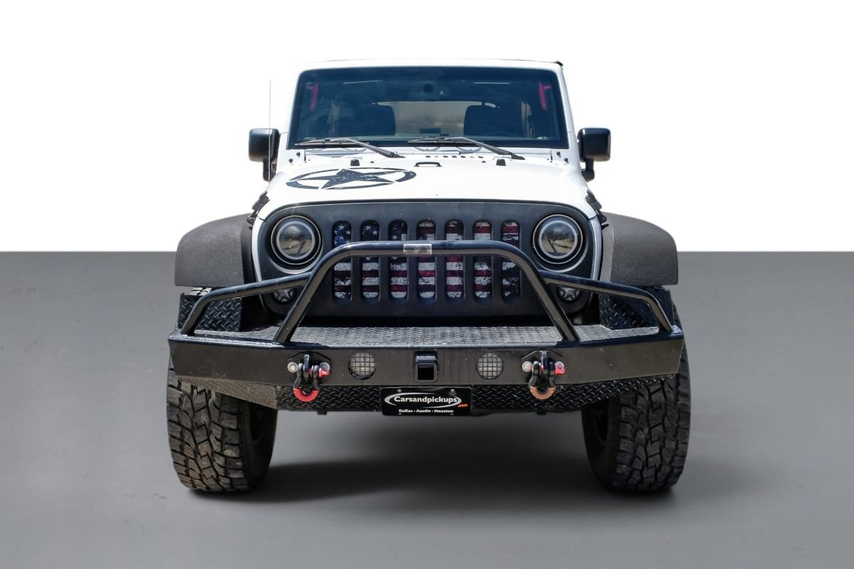 Used 2016 Jeep Wrangler Unlimited Sahara w/ Connectivity Group AWD/4WD image 3