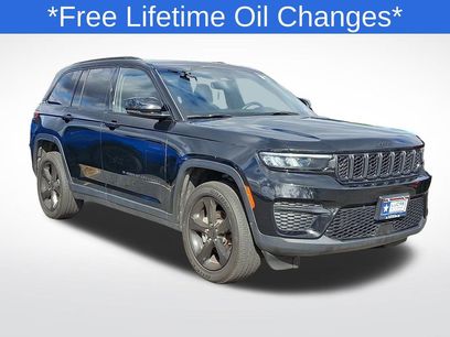 Used 2023 Jeep Grand Cherokee Altitude