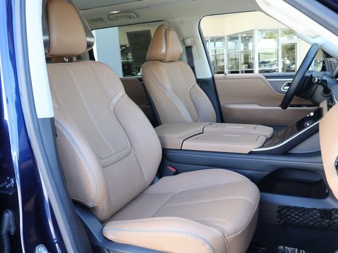 Certified 2025 INFINITI QX80 Sensory w/ Premium Cargo Package image 25