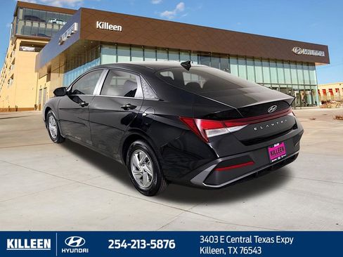 New 2026 Hyundai Elantra SE FWD image 5