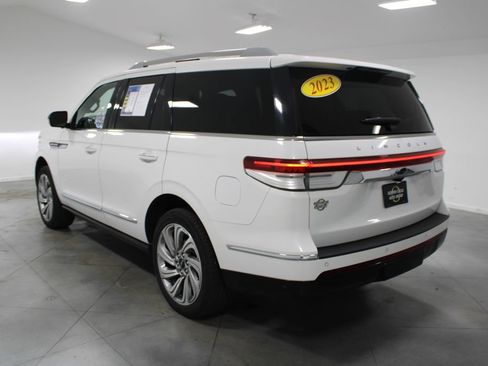 Used 2023 Lincoln Navigator Reserve image 7