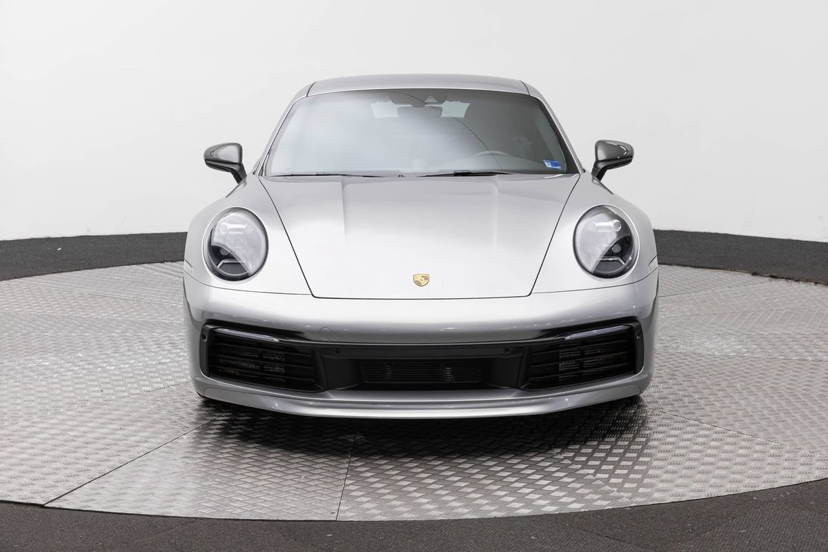 Used 2024 Porsche 911 Carrera T RWD image 3