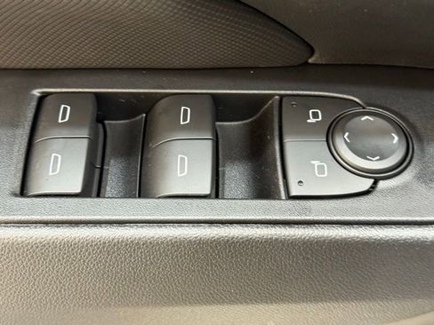 New 2026 Chevrolet Equinox EV LT image 27