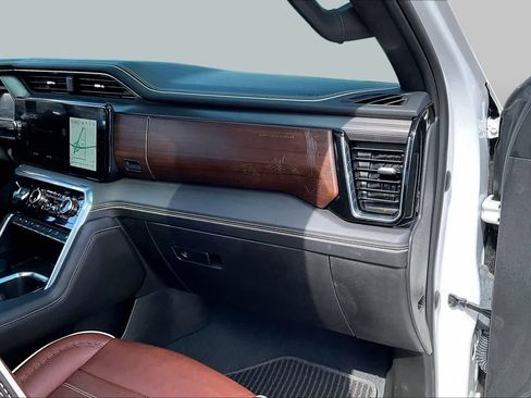 Used 2023 GMC Sierra 1500 Denali Ultimate AWD/4WD image 18
