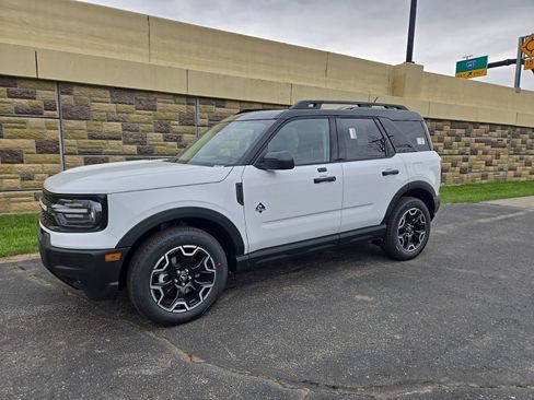 New 2026 Ford Bronco Sport Outer Banks AWD/4WD image 9