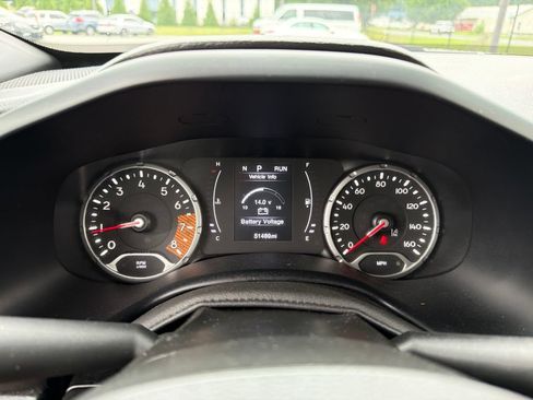 Used 2023 Jeep Renegade Latitude AWD/4WD image 9